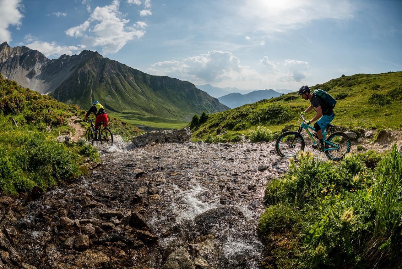 Berghotel Tgantieni Lenzerheide Bagian luar foto